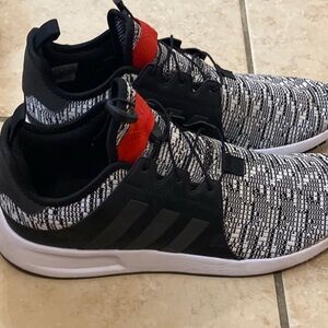 Men’s size 10.5 Adidas sneaker